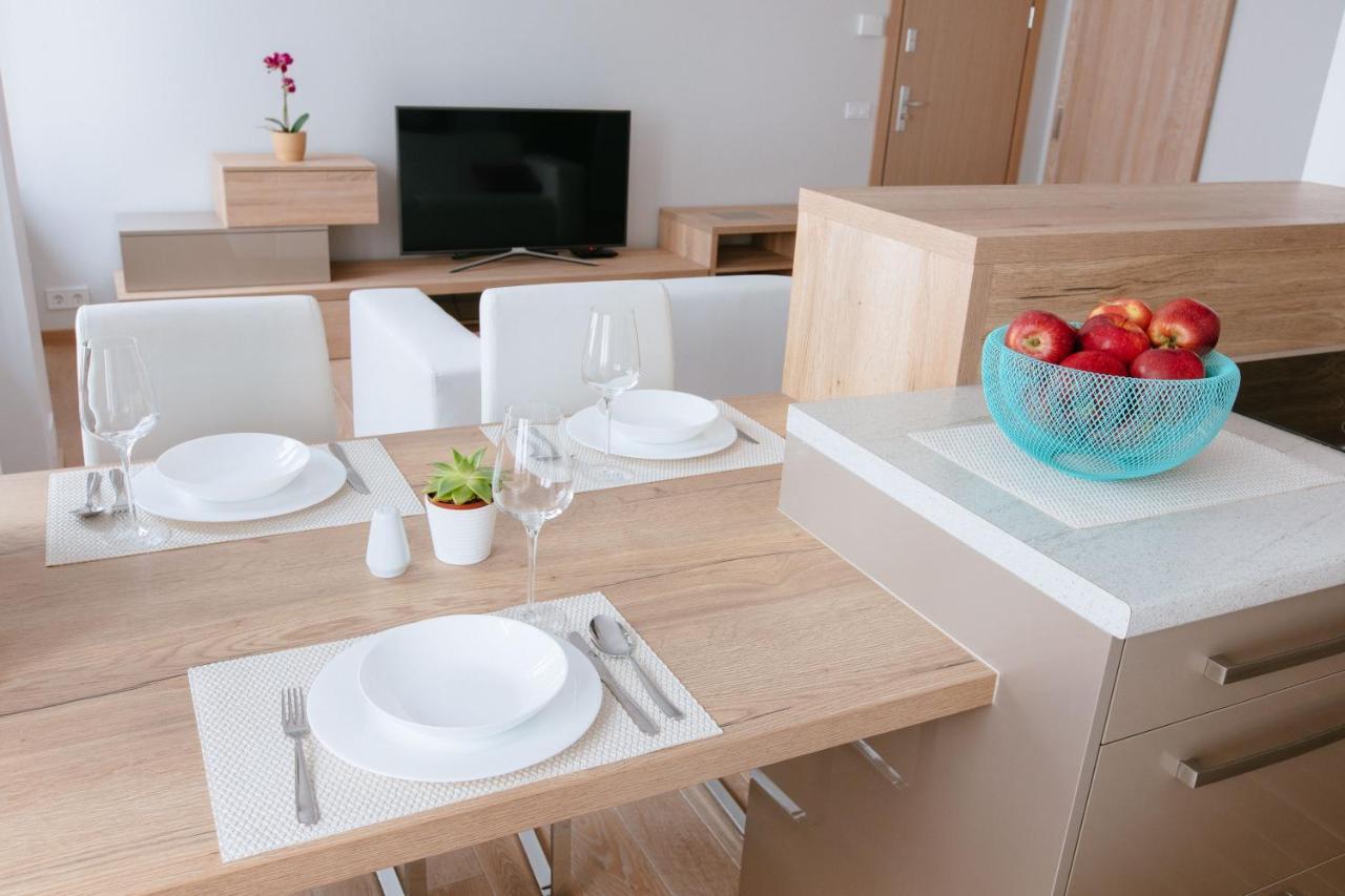 New Exclusive 2 Bedroom Apartment In Old리가 외부 사진